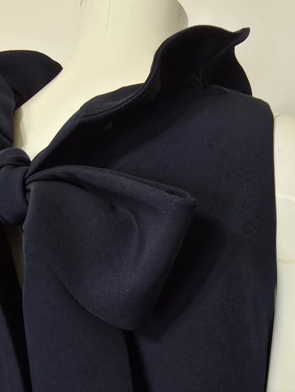 Tuckernuck Navy Mason Ruffle Mock Neck Tank Blouse - Picture 7 of 10
